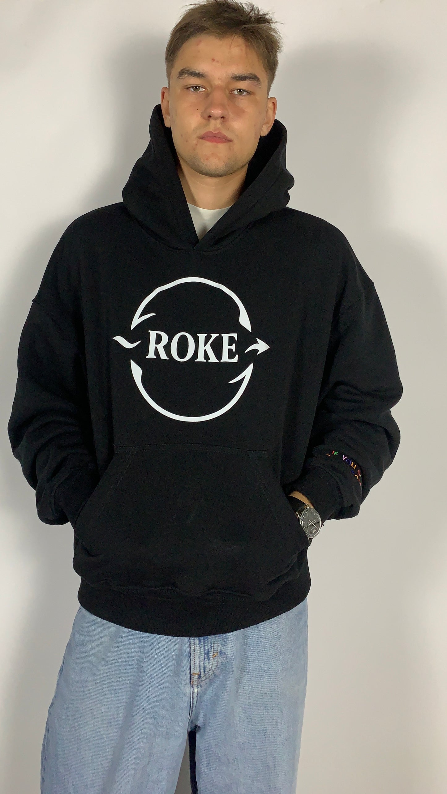 ROKE™ Black Hoodie – "WE LIVE WHAT WE WEAR" Edition Przedsprzedaz