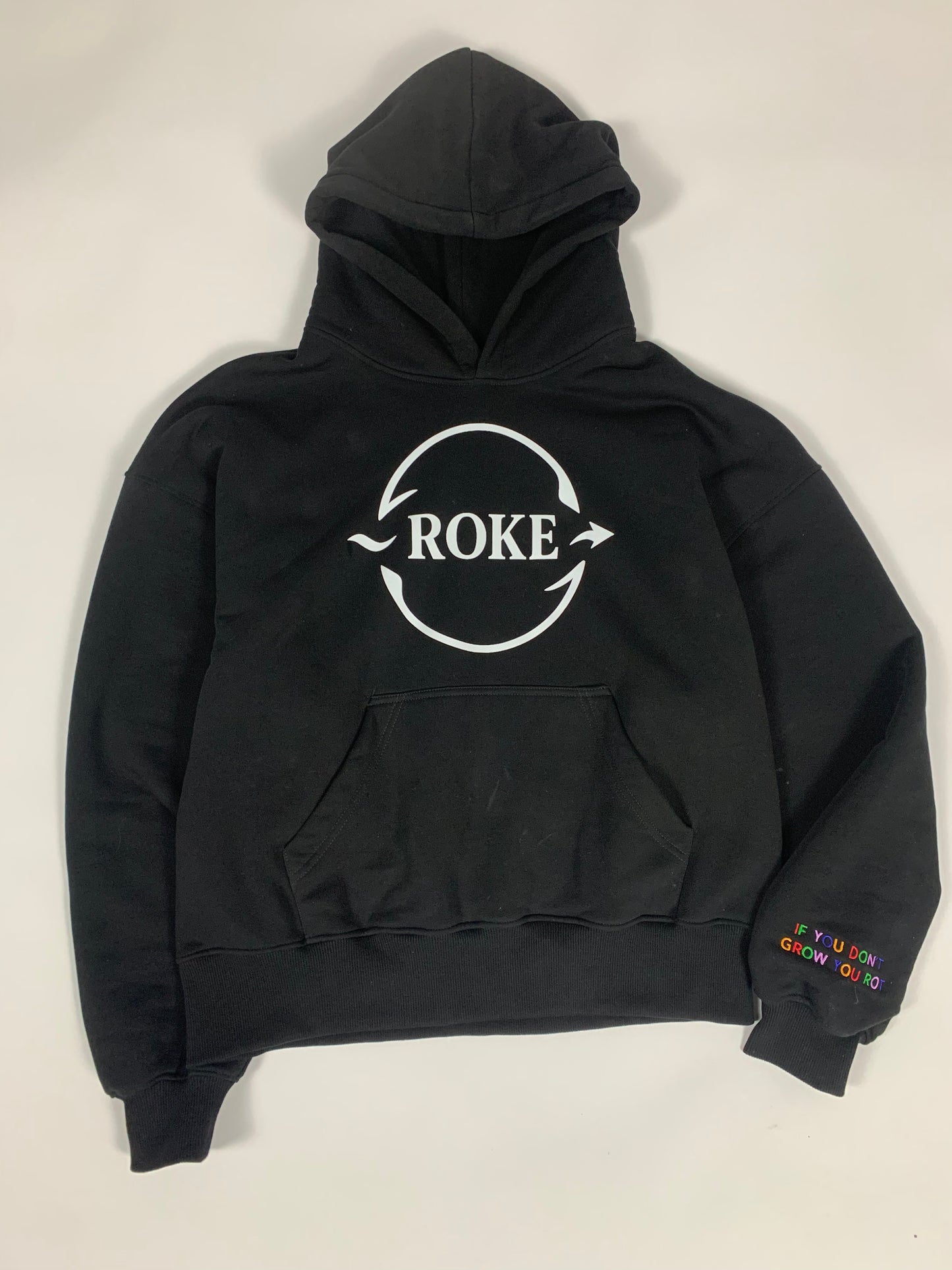 ROKE™ Black Hoodie – "WE LIVE WHAT WE WEAR" Edition Przedsprzedaz